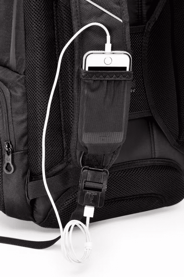 Swissgear 9960 17-inch Computer and Tablet Backpack - Image 3